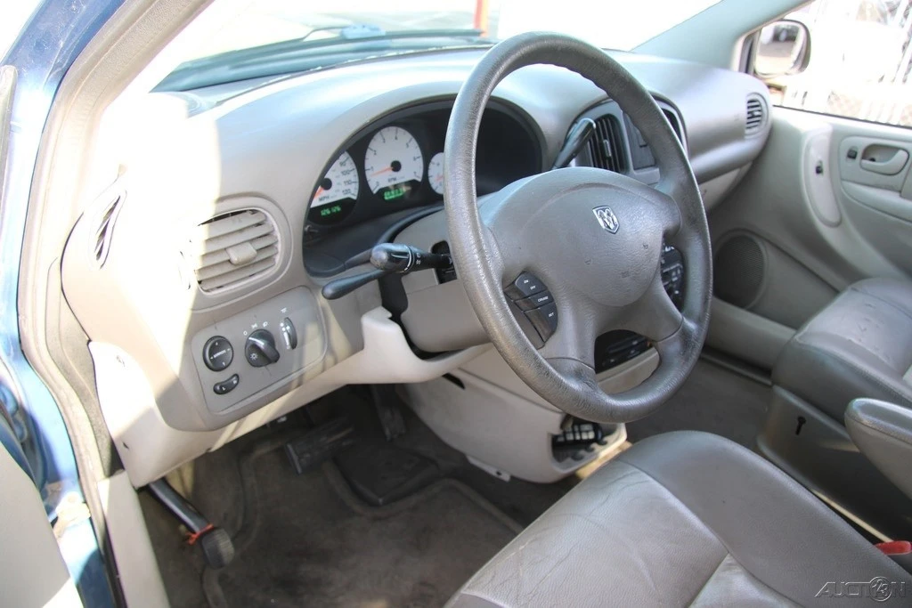 2005 Dodge Caravan - Image 13 of 21