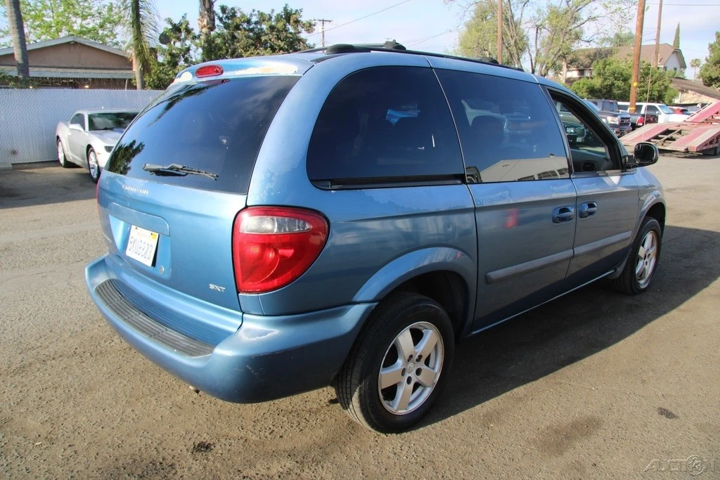2005 Dodge Caravan - Image 6 of 21