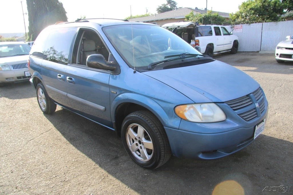 2005 Dodge Caravan - Image 8 of 21