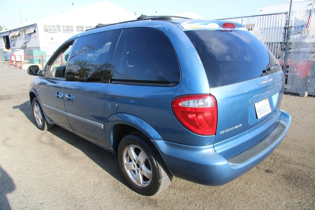 2005 Dodge Caravan - Image 4 of 21