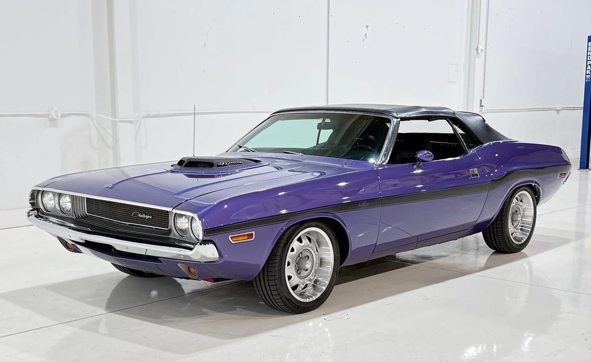 2005 Dodge Challenger - Image 2 of 8