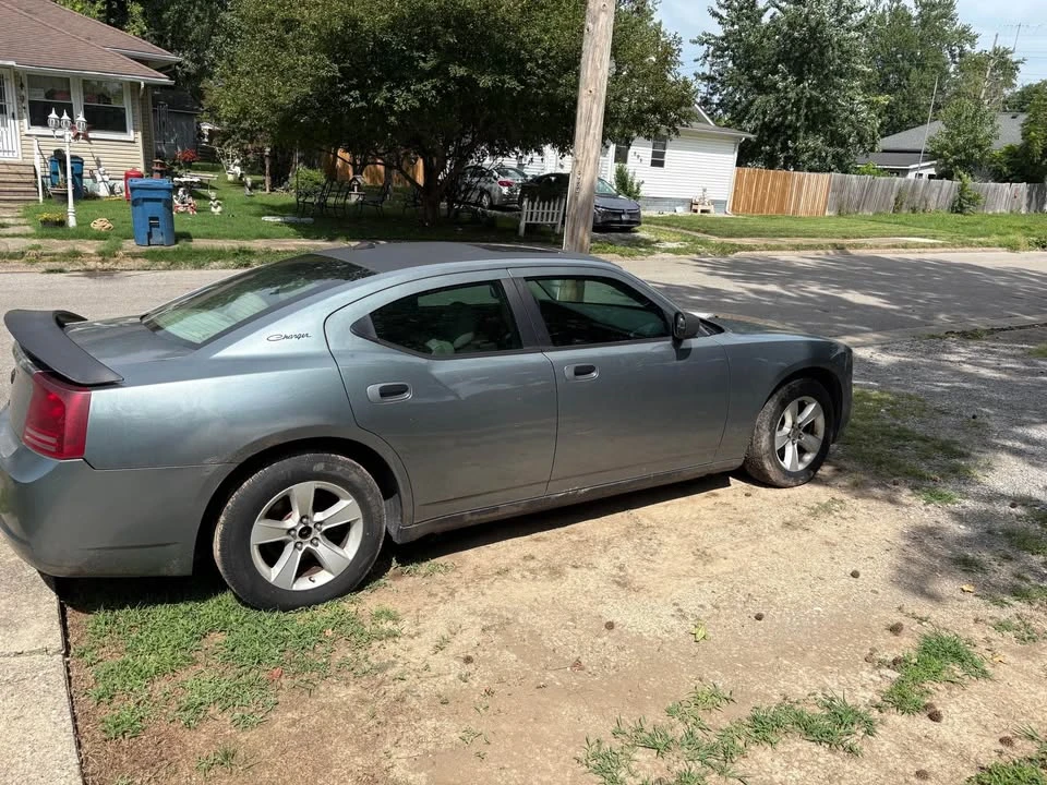 2005 Dodge Charger - Image 4 of 4