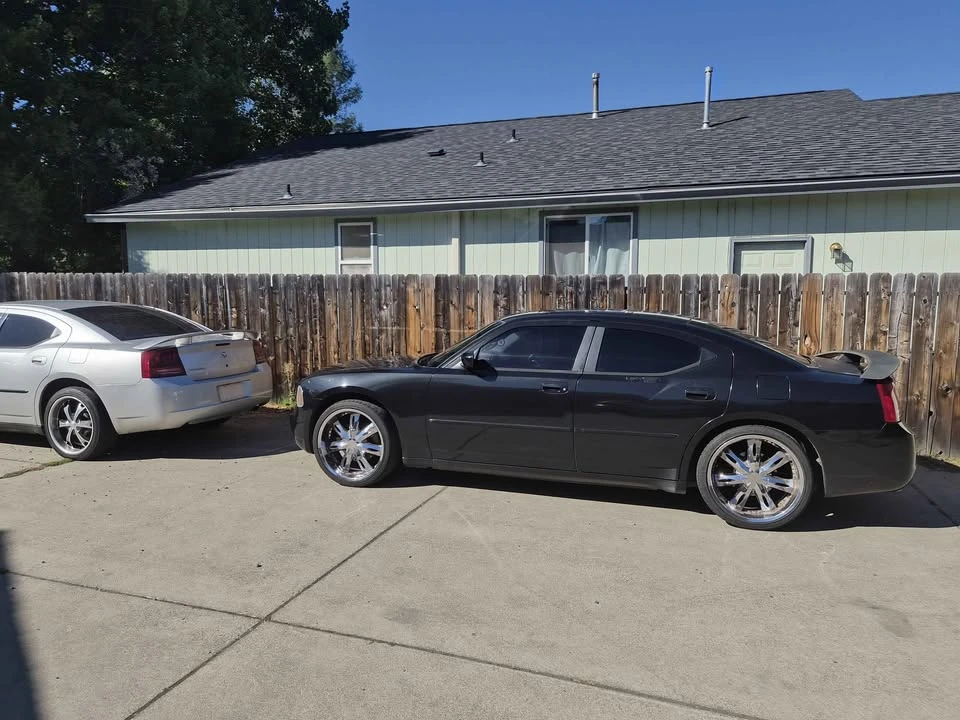 2005 Dodge Charger - Image 4 of 4