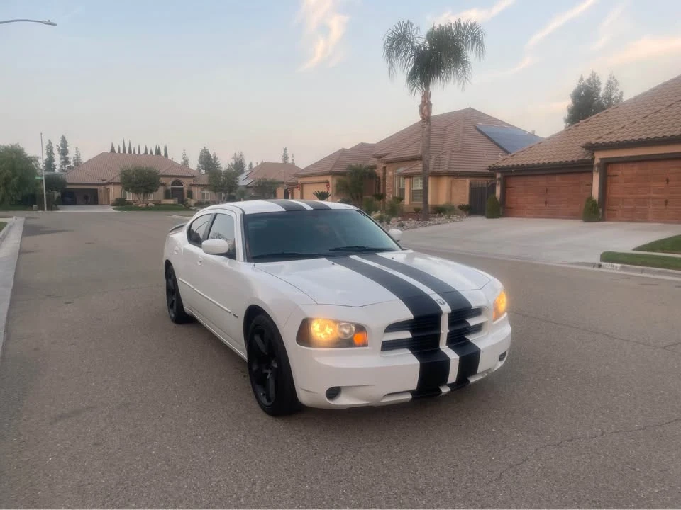 2005 Dodge Charger - Image 2 of 7