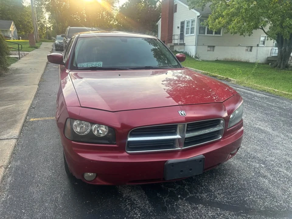 2005 Dodge Charger - Image 2 of 3