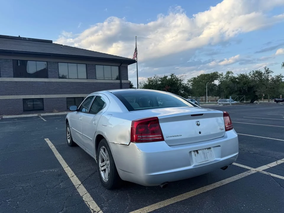 2005 Dodge Charger - Image 4 of 12