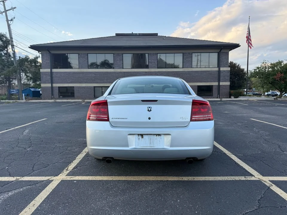 2005 Dodge Charger - Image 5 of 12