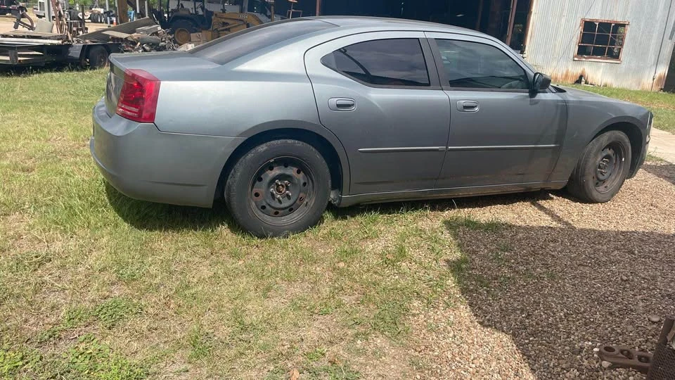 2005 Dodge Charger - Image 2 of 8