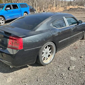 2005 Dodge Charger SE Sedan 4D