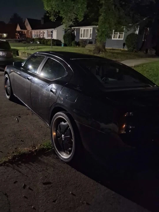 2005 Dodge Charger - Image 5 of 10