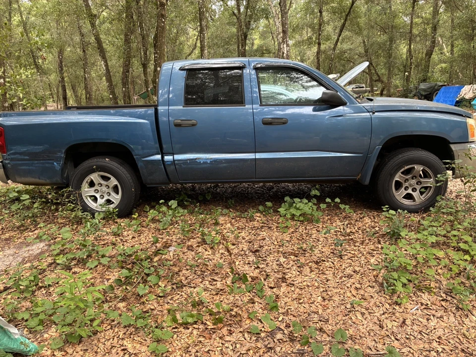 2005 Dodge Dakota 3rd Gen - Image 2 of 10