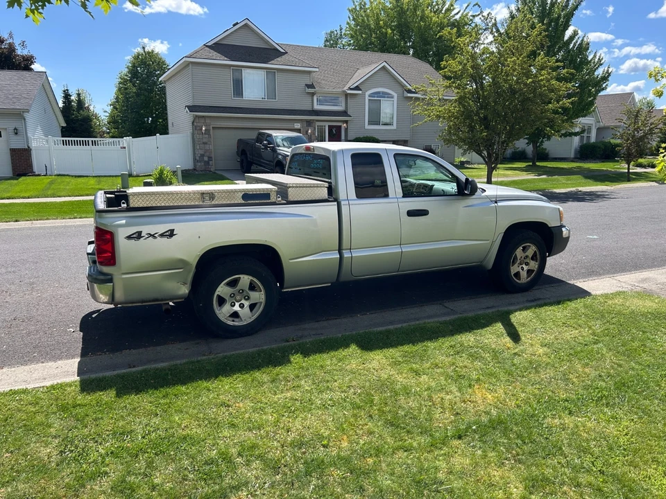 2005 Dodge Dakota 3rd Gen - Image 2 of 11