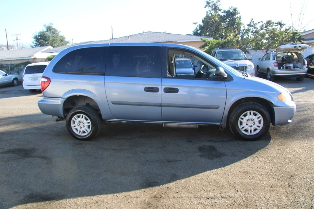2005 Dodge Caravan - Image 3 of 21