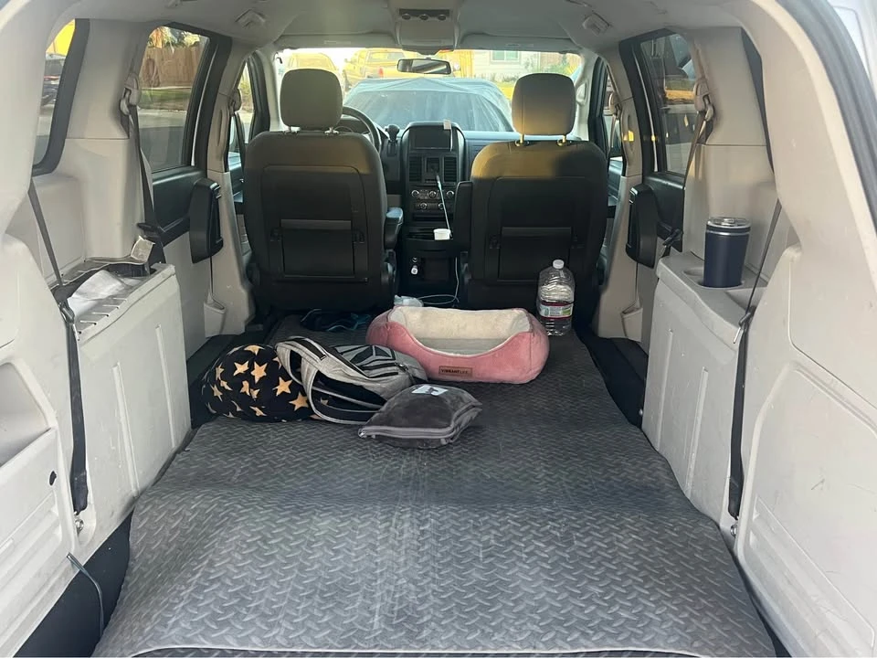 2005 Dodge Caravan - Image 8 of 10