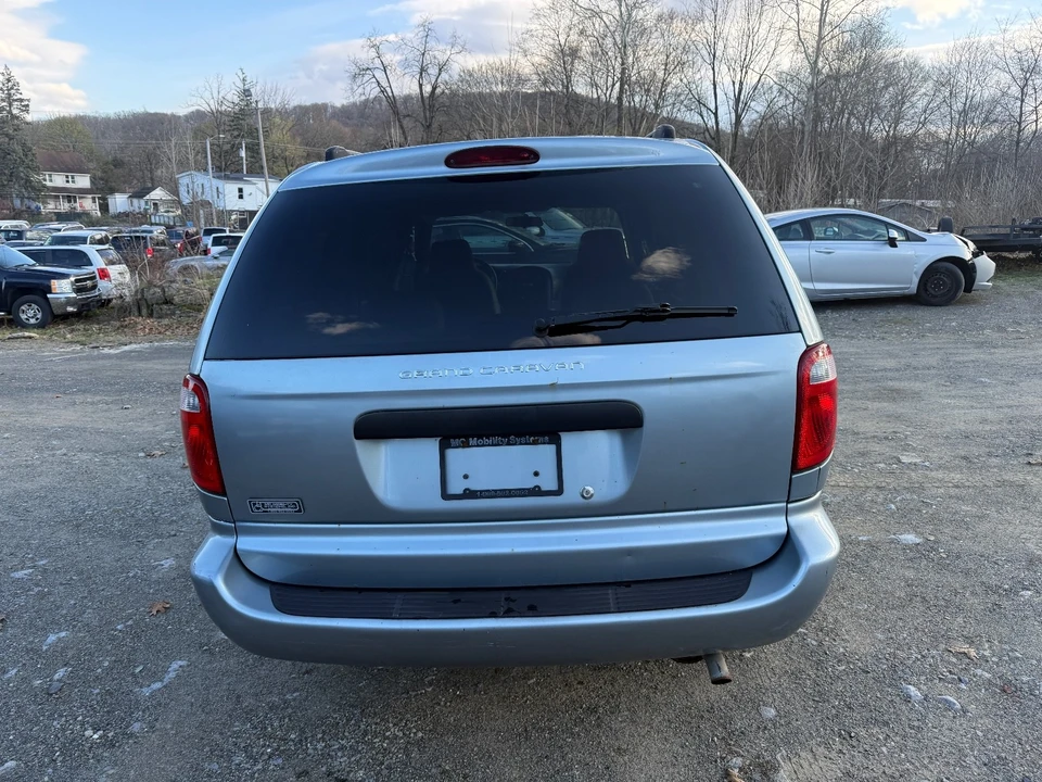 2005 Dodge Caravan - Image 4 of 20