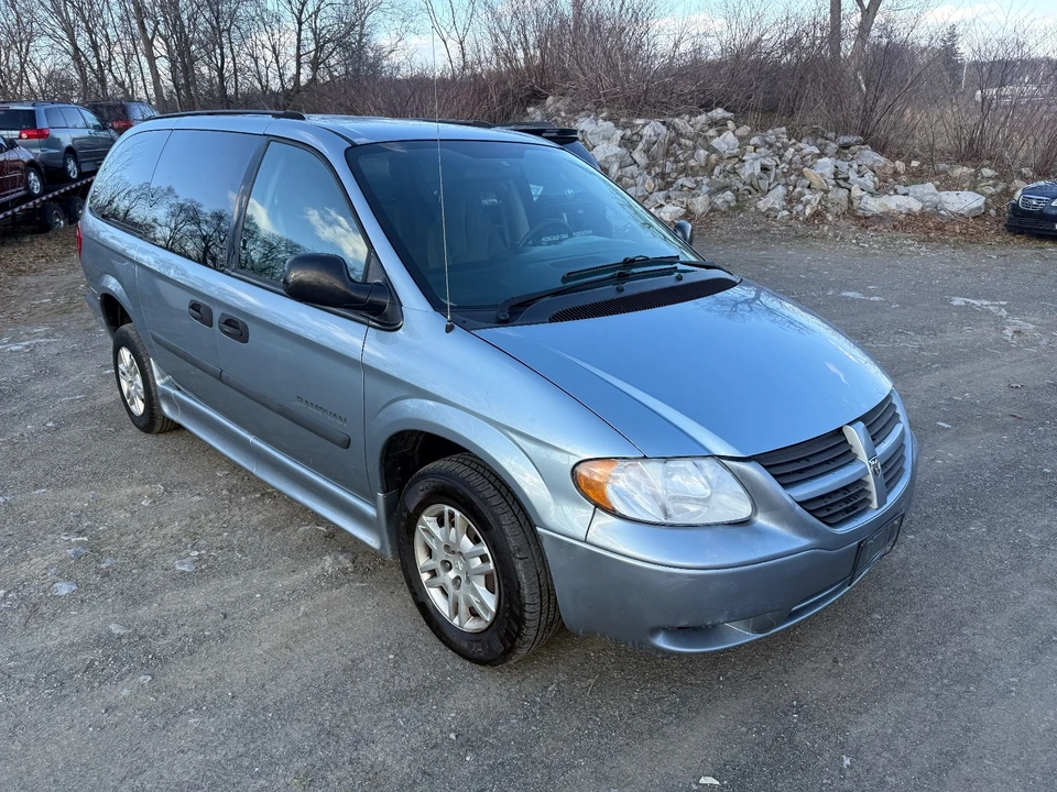 2005 Dodge Caravan - Image 7 of 20