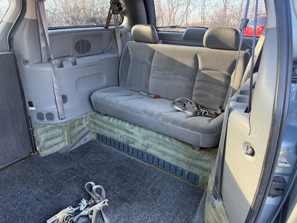 2005 Dodge Caravan - Image 19 of 20