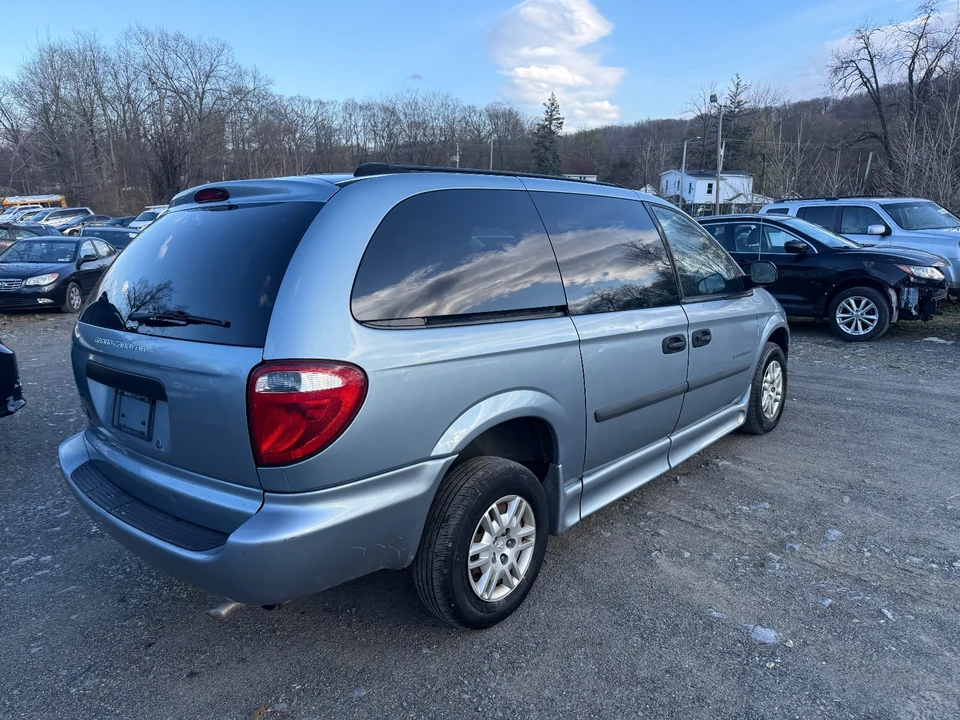 2005 Dodge Caravan - Image 5 of 20
