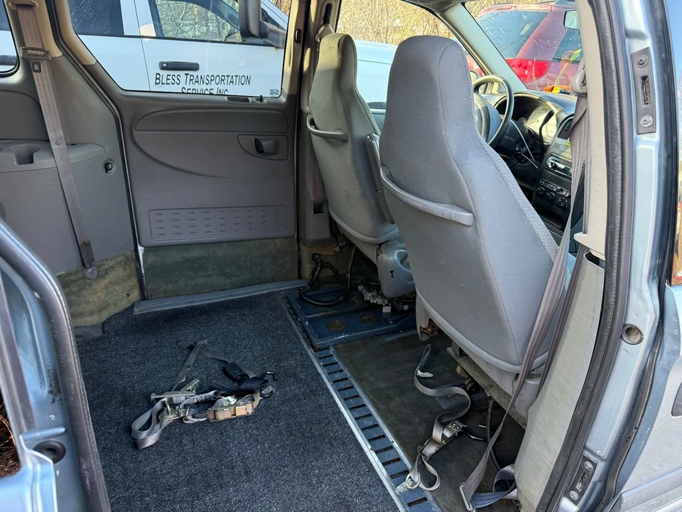 2005 Dodge Caravan - Image 15 of 20