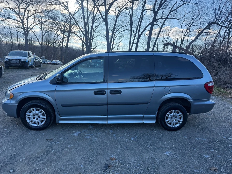 2005 Dodge Caravan - Image 3 of 20