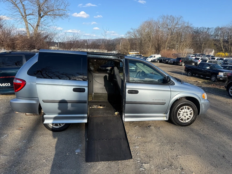 2005 Dodge Caravan - Image 12 of 20