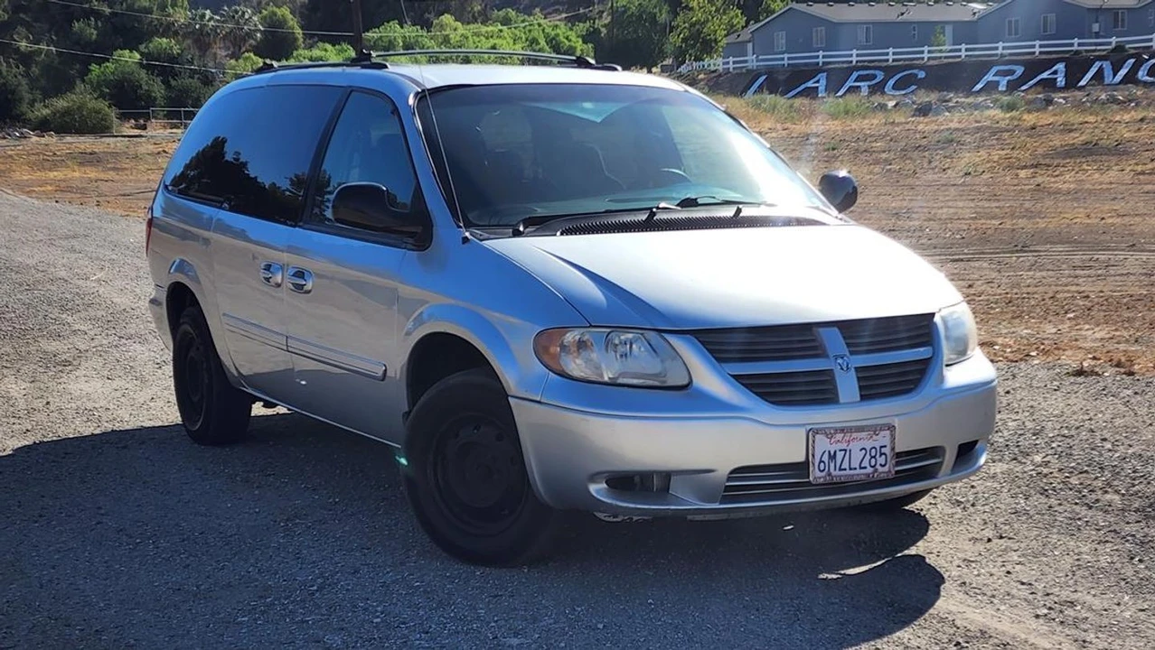 2005 Dodge Caravan - Image 4 of 21