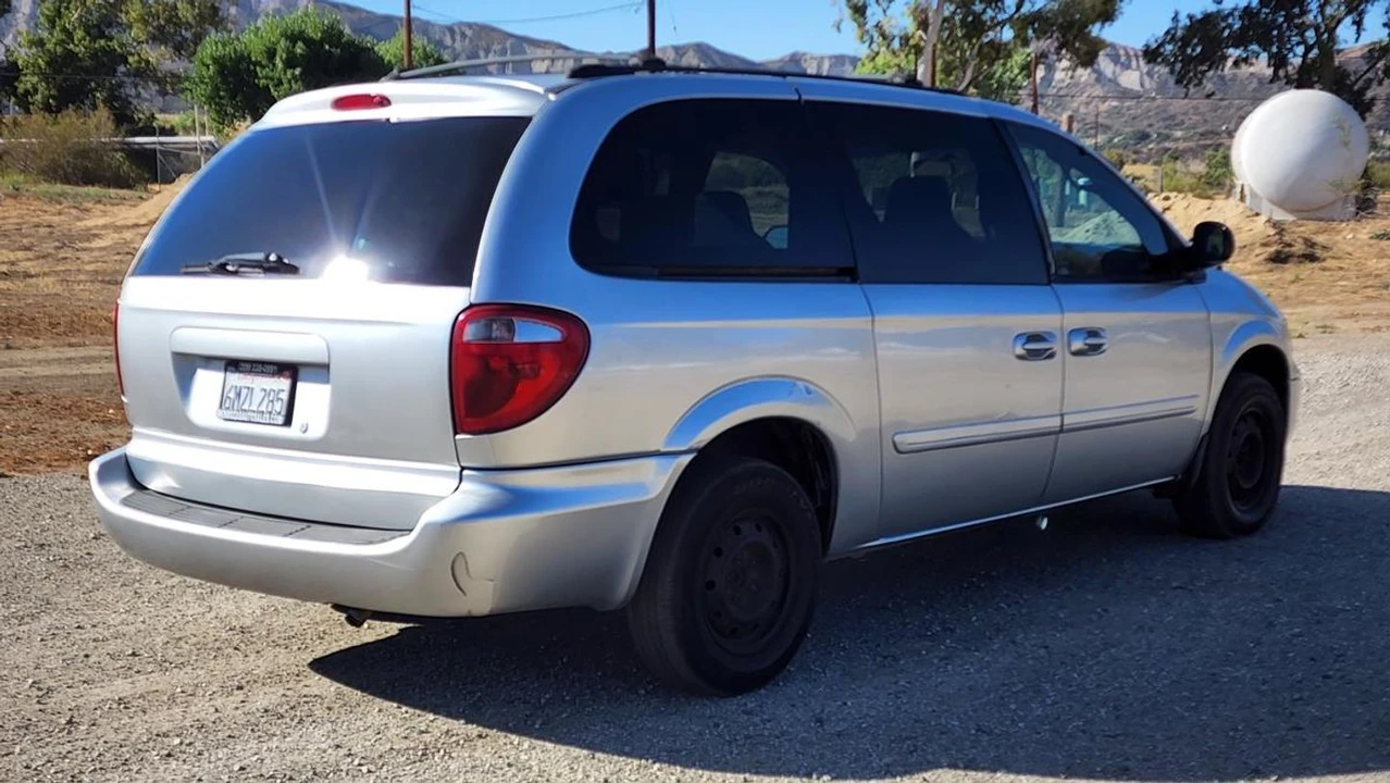 2005 Dodge Caravan - Image 7 of 21