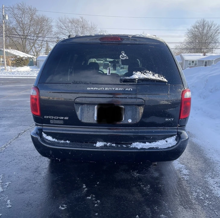 2005 Dodge Caravan - Image 4 of 8