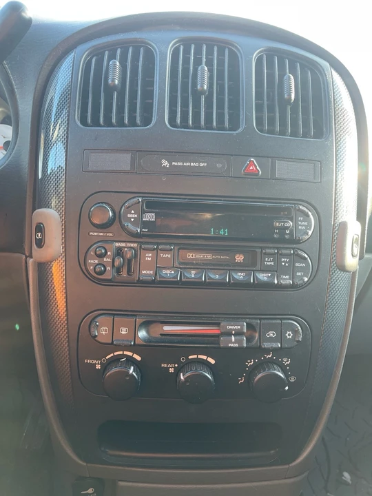 2005 Dodge Caravan - Image 5 of 8