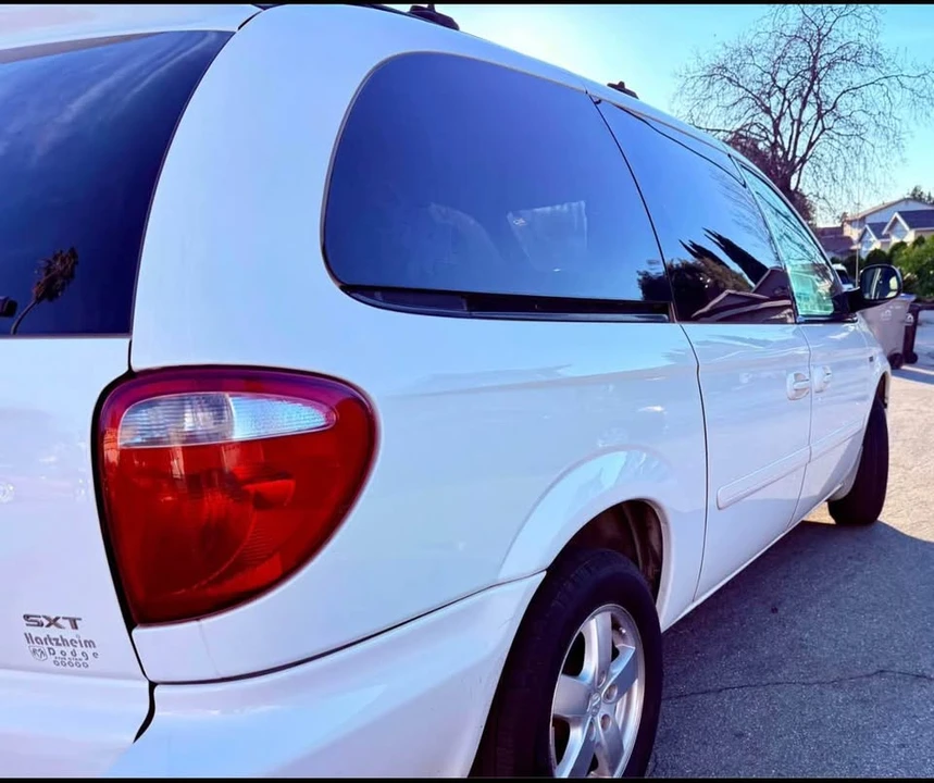 2005 Dodge Caravan - Image 7 of 14