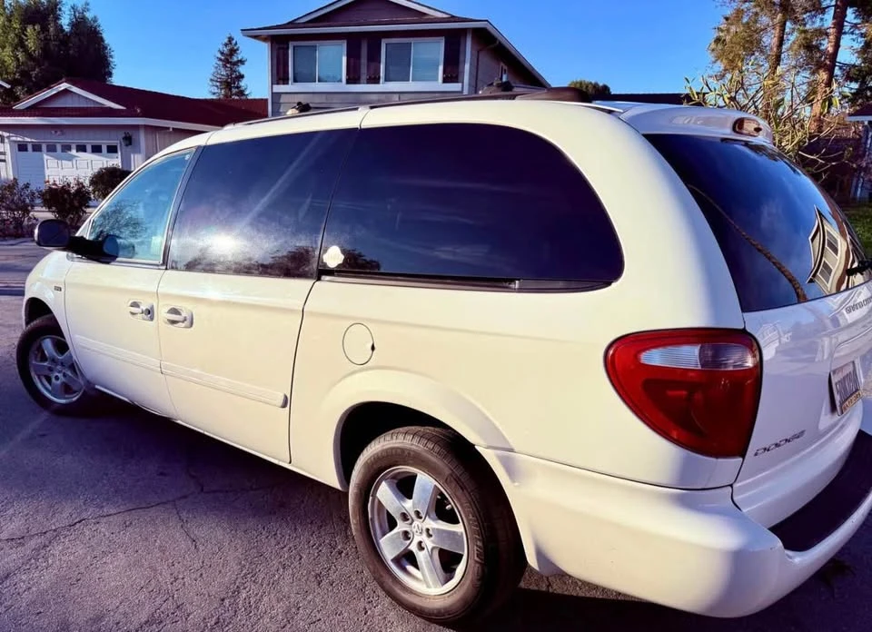 2005 Dodge Caravan - Image 9 of 14