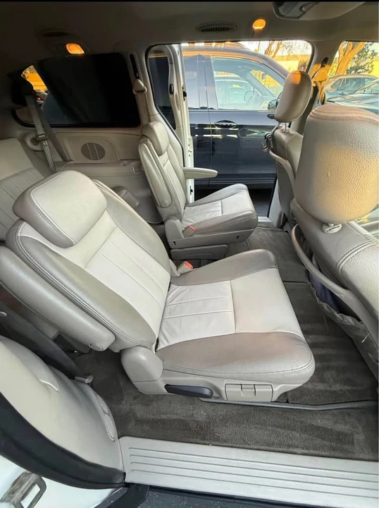 2005 Dodge Caravan - Image 11 of 14
