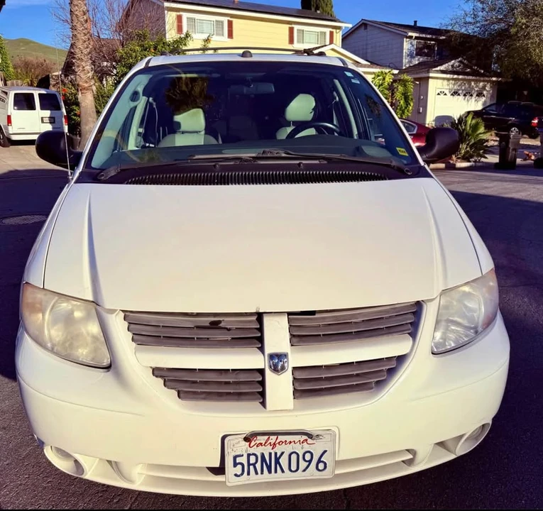 2005 Dodge Caravan - Image 6 of 14