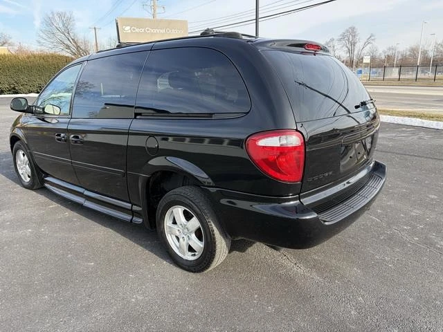 2005 Dodge Caravan - Image 9 of 12