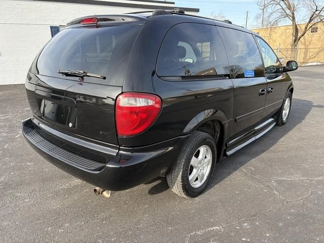 2005 Dodge Caravan - Image 7 of 21