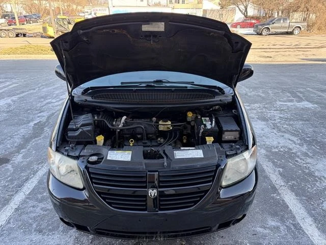 2005 Dodge Caravan - Image 13 of 21