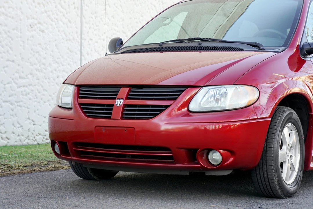 2005 Dodge Caravan - Image 17 of 31