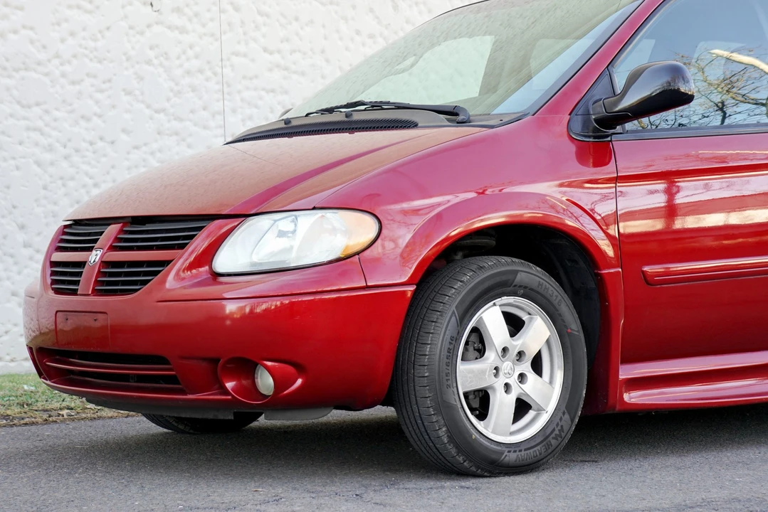 2005 Dodge Caravan - Image 19 of 31