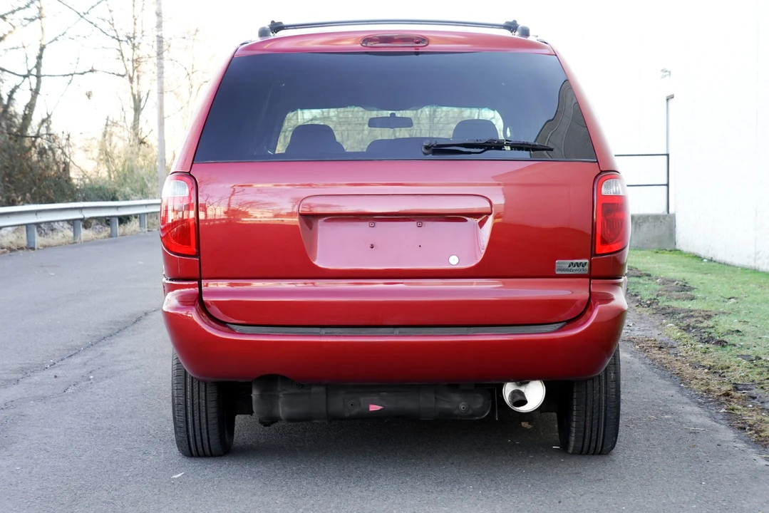 2005 Dodge Caravan - Image 9 of 31