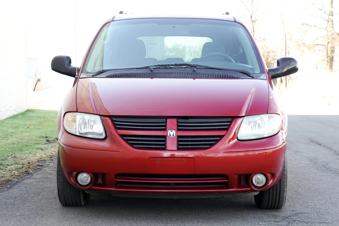 2005 Dodge Caravan - Image 3 of 31