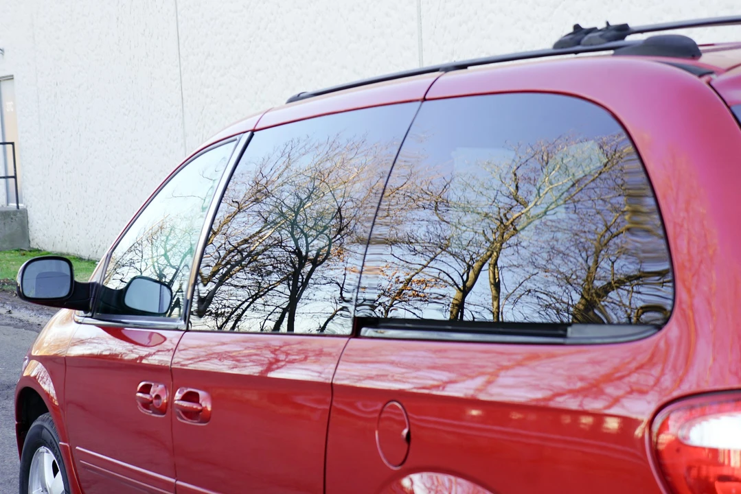 2005 Dodge Caravan - Image 22 of 31
