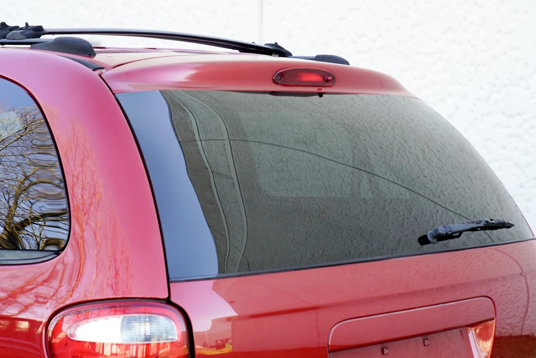 2005 Dodge Caravan - Image 25 of 31