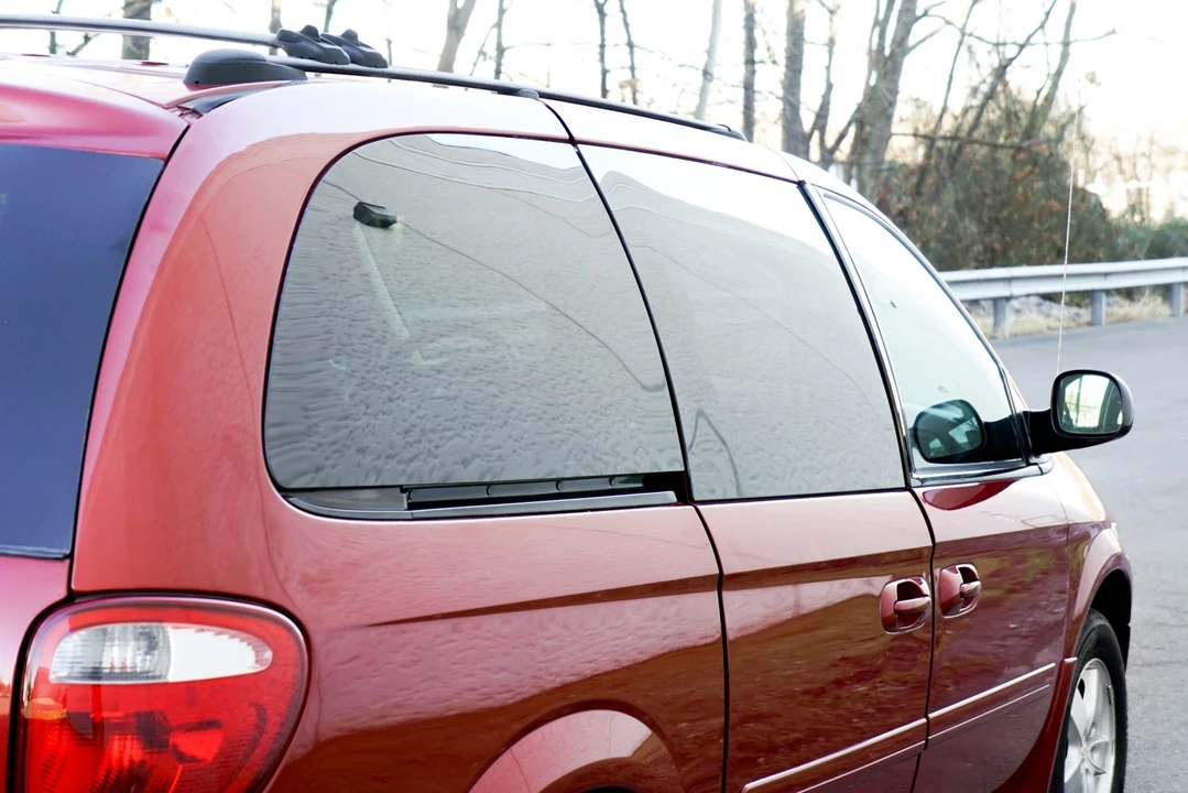 2005 Dodge Caravan - Image 29 of 31