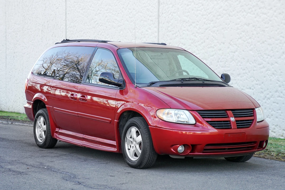2005 Dodge Caravan - Image 5 of 31