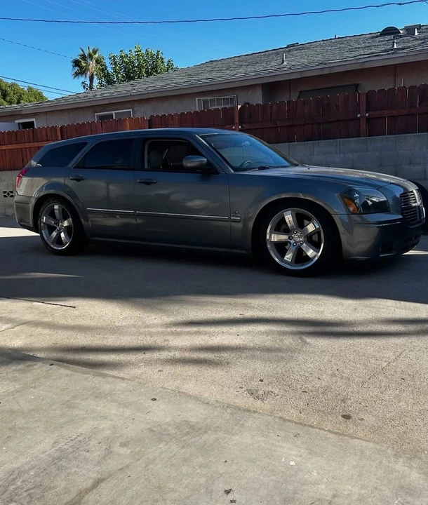 2005 Dodge Magnum 2nd Gen Wagon - Image 3 of 6