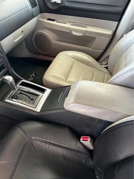 2005 Dodge Magnum 2nd Gen Wagon - Image 5 of 6