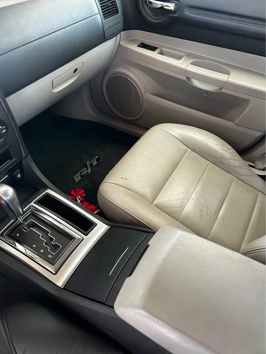 2005 Dodge Magnum 2nd Gen Wagon - Image 6 of 6