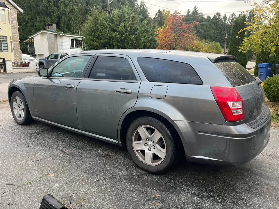 2005 Dodge Magnum 2nd Gen Wagon - Image 4 of 8