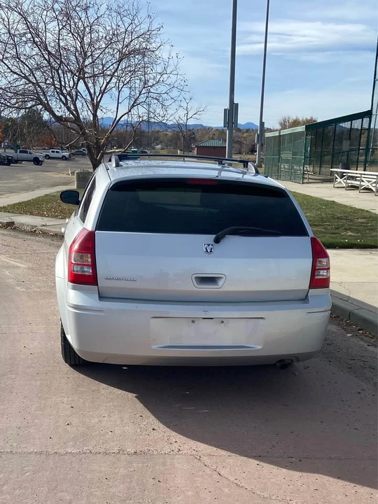 2005 Dodge Magnum 2nd Gen Wagon - Image 3 of 8