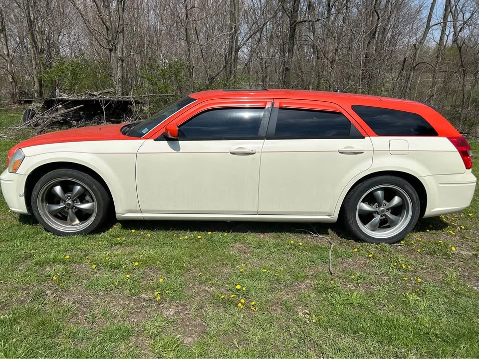 2005 Dodge Magnum 2nd Gen Wagon - Image 4 of 10